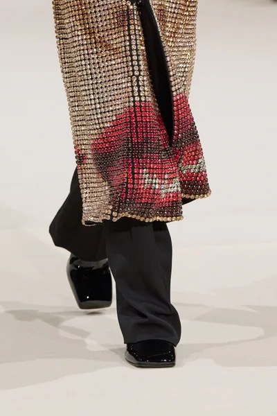 Look 3